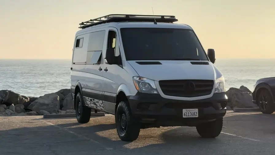 Ombyggd låg tak Mercedes-Benz Sprinter 4x4 till salu nu