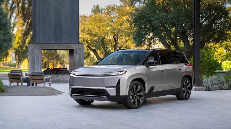 Toyota skjuter upp Highlander EV till första kvartalet 2027