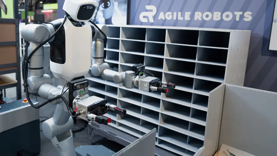 Audi testar humanoida robotar för delarsekvensering i fabrik