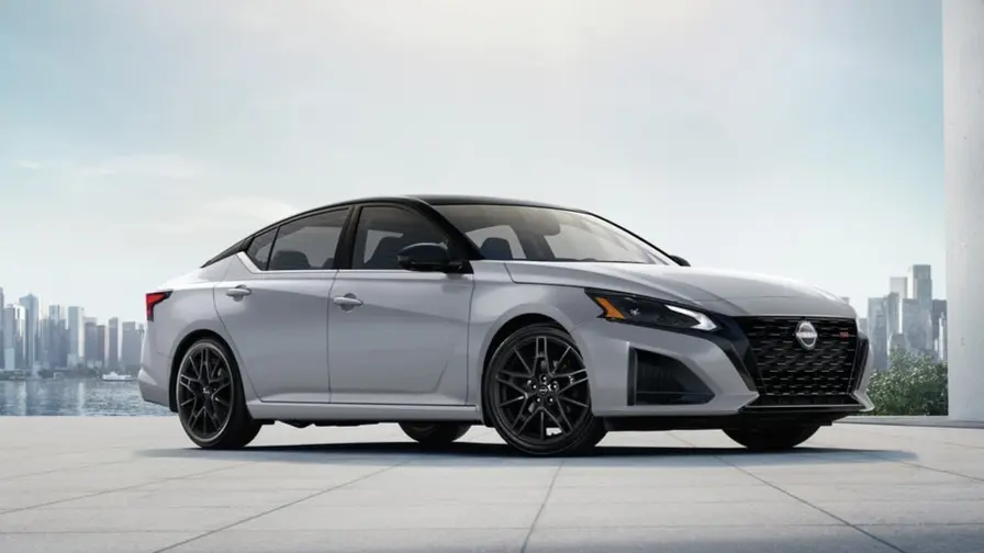 Nissan Altima 2027 i USA: pris och viktig utrustning