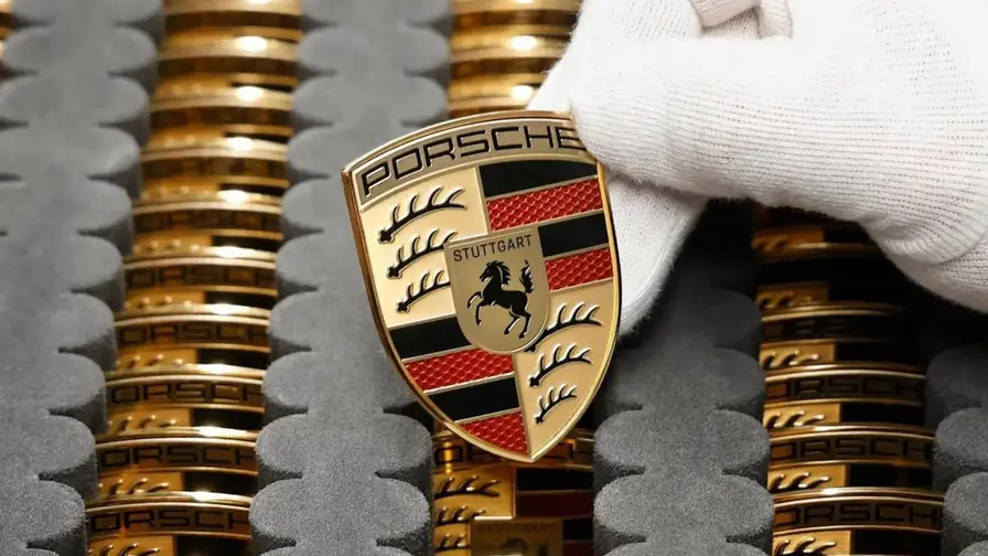 Porsche: Världens dyrbaraste lyxbilsmärke med svag lönsamhet