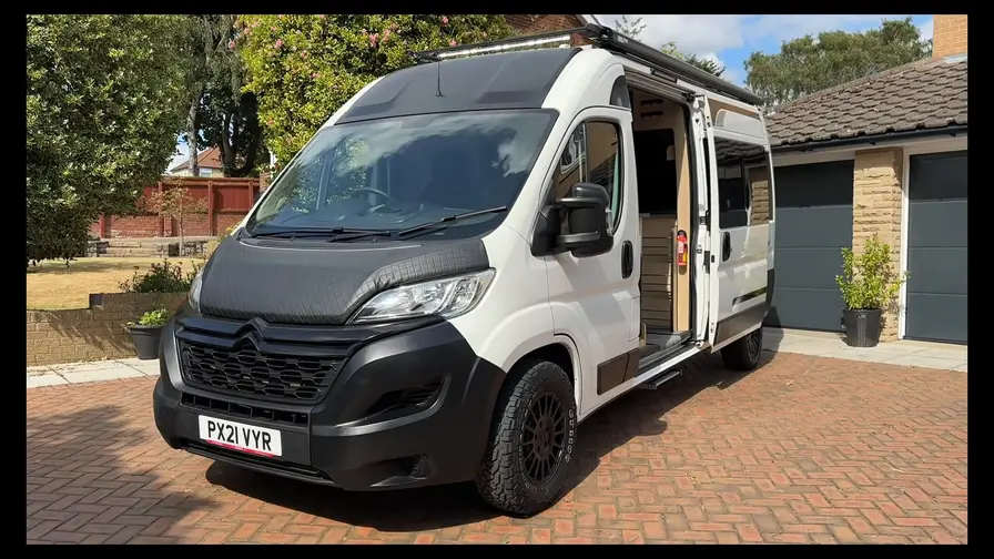 Citroën Relay DIY: Swamper-husbil med ekinteriör och badrum